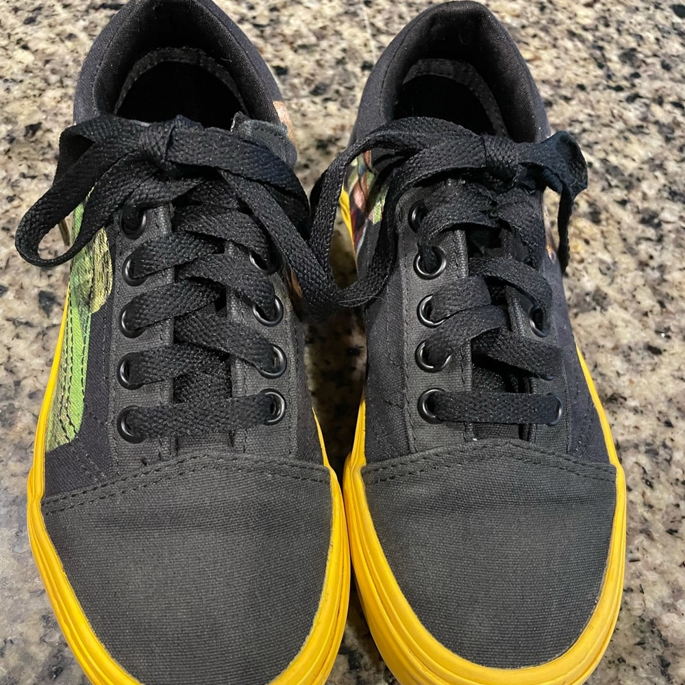Vans - National Geographic PhotoArk - 12.5 -
